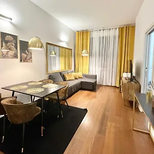 Apartment Cozy, Milan