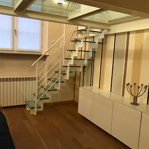 Apartment La Casina In Burlamacchi, Milan